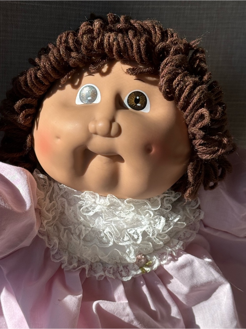 Vtg 1982/84 Cabbage Patch Kids Girl Dark Brown Hair Brown Eyes with Dress - Picture 10 of 16